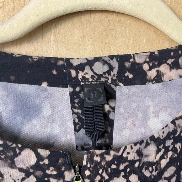Lululemon loose athletic top - Picture 9 of 12